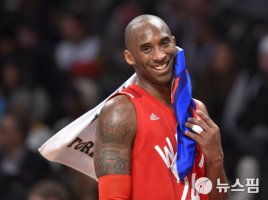 "'NBA 전설' 코비 브라이언트, 헬기 사고로 사망"