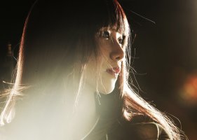 살아가다가 가끔 생각나는 내하나의 연인 한번준 마음 후회하지말고 내가 좋으면 내손 잡아 주세요 오늘밤 꿈같은 시간을 위해 그대여 내곁에와요 - 님은 먼곳에