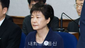 박근혜 전 대통령 오늘밤 기결수 전환 수감장소 변경 안 할듯