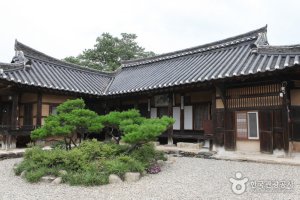 명당에서 즐기는 고택체험…거창 황산전통한옥마을