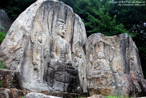 경주 남산 칠불암, 벽안의 여승이 그린 소박한 기와 그림