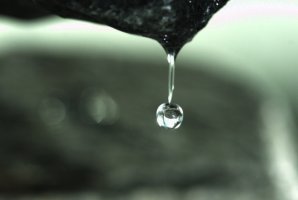 수적천석(水滴穿石)