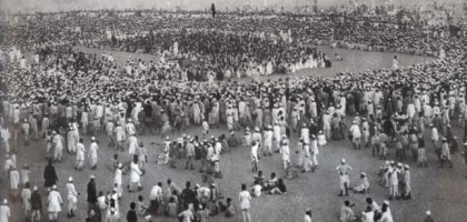 간디 2차 비폭력 저항운동(소금행진, Salt March) 시작