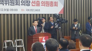 한국당 새 원내사령탑에 심재철 선출…정책위의장에 김재원