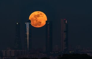 Full Moon (3월2일)