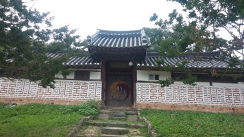 정읍 진산동 영모재 솟을대문 2016. 06.22.