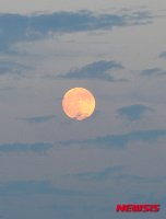 남해에 떠오른 추석 보름달 슈퍼 문(super moon)