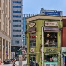 시청 앞 교차로 횡단보도 | 시청 앞 지하철역에서 누군가를 만난다면 방문하기 좋은 카페, 피롤츠커피하우스 시청점