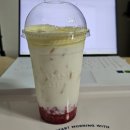 서울교대 사거리 | [서울/교대역/서울교대/카페] 메머드익스프레스 교대사거리점 (딸기 커스터드 푸딩라떼)