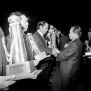 1964년 11월 30일, 대한민국, 처음으로 수출 1억 달러 달성,,2024년 한국의 연간 총수출 실적은 6,838억 달러 이미지