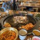 천안 육하원칙 직산점 돌판에 구워지는 지글지글 고기들 엄청맛있다
