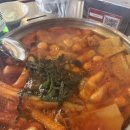 연남동 안주 종결자! 한사발포차 떡도리탕 + 닭발 + 오돌뼈 조합에 영혼까지 털린 내돈내산 후기