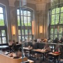 맥도날드 앞 | 부다페스트 뉴가티 맥도날드 야외 테이블 후기