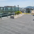 많은 사람들이 이용하는 옥외데크에 국내산 KS인증 LG합성데크를 시공하여 또 하나의 휴게공간으로 완성!
