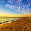 다대포해수욕장역 2번 출구 앞 | "여기 진짜 부산 맞아?" 다대포 해수욕장, 조용해서 더 반한 바다&amp;갈대밭 일몰