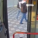 3살 아이가 버스에 탄 지 몰랐던 버스 기사 이미지