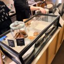 뚝섬역 주변 1-2 | 뚝섬역 카페 조용한 공간 마일스톤 커피 성수점 비엔나커피 추천