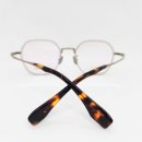 글라스 안경. 콘택트 이미지