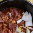 돼지고기 아롱사태 뚝배기찌게(DS4PJV) 이미지