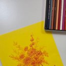 연필스케치와 꽃그림 이미지