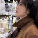 미모사패션 | 패션 초보는 모르는 한 끗. 여배우 사복 패션이 유독 '귀티'나는 이유(스웨이드&amp;셔츠 코디)