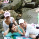 은빛 비치는 돌 이미지