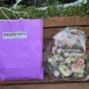 특별하고 예쁜 꽃바구니 추천 <앵지스파티 플라워 레터링 아크릴백>