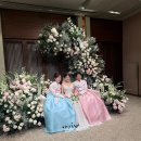 비단향꽃수 | 신라호텔 영빈관에서 펼쳐진 기품있고 고요한 혼주 한복 자태! 결혼식 현장 후기 소개합니다.