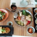 통일촌장단콩마을 | 넷플 한국미친맛집 파주통일촌장단콩마을 된장 청국장 보쌈정식 맛집식당촬영지