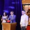 마르코스, 필리핀 최대 호텔 개장 참석 이미지