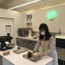 이알로스터즈, 친환경 컨셉 스페셜티 카페