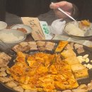 무쇠김치삼겹 - 마포구 와우산로21길 20-5 | 무쇠김치삼겹
