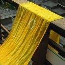 저축만으로 살기에 불안한 미래 이미지