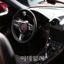 더718