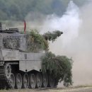 우크라이나 전쟁 노력을 지원하기 위해 고급 탱크를 보내려는 미국, 독일 이미지