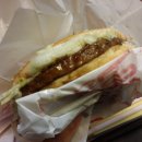 맥도날드 앞 버스정류장 이미지