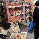 여의도 더 현대 팝업스토어 돈키호테에 몰린 사람들 이미지