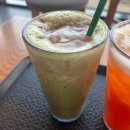 스타벅스 수영강변DT | 스타벅스 명지강변DT점 내돈내산 후기｜낙동강 통창뷰 + 비행기 보이는 카페