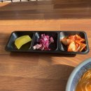 산도롱 | [제주/종달리] 아침 식사로 든든하게 먹을 수 있는 홍,백갈비국수 / 산도롱맨도롱