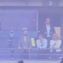 오늘자 BTS 콘서트에 프랑스 대통령과 영부인 등장 ㄷㄷ 이미지