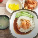 멸치가 살아있는 국수 이미지