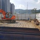 버스정류장 옆 횡단보도 이미지