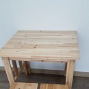 삼나무 원목 테이블+의자 이미지