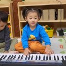 10/31/목 🎹피아노치기/책놀이/빌리보놀이/"아빠 짜요짜요 사오세요"/뚝딱뚝딱 공구놀이 이미지