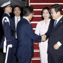 250829 순방 마친 이재명, 비행기 내리자… 정청래 “압도적” 이미지