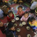 최근 극심한 식량난으로 인해 아사 위기에 직면한 북한 주민들 이미지