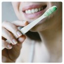 서울원플러스의원 | 치주염 초기 증상 놓치지 않는 잇몸 자가 점검법 양치 피·부기·잇몸 변화로 빠르게 확인하는 방법