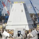 진수식을 앞둔 미 해군 최신 스텔스구축함 Zumwalt 이미지