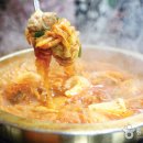 얼큰 시큼 푸짐한 그 맛! 김치찌개 이미지