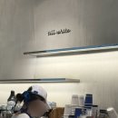 더현대 서울 카페 틸화이트 till white